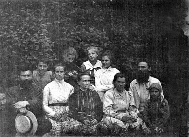 Іван Денисюк та ін. - У Запрудді, 1900…